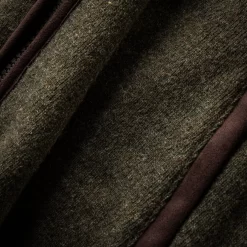 Lyell Fleece Gilet In Moss -Clothing Shop aw2021 details 2959 edit