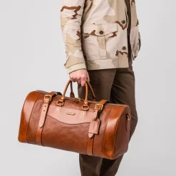 Medium Sutherland Bag In Mid Tan -Clothing Shop model studio shots test 12009 edit